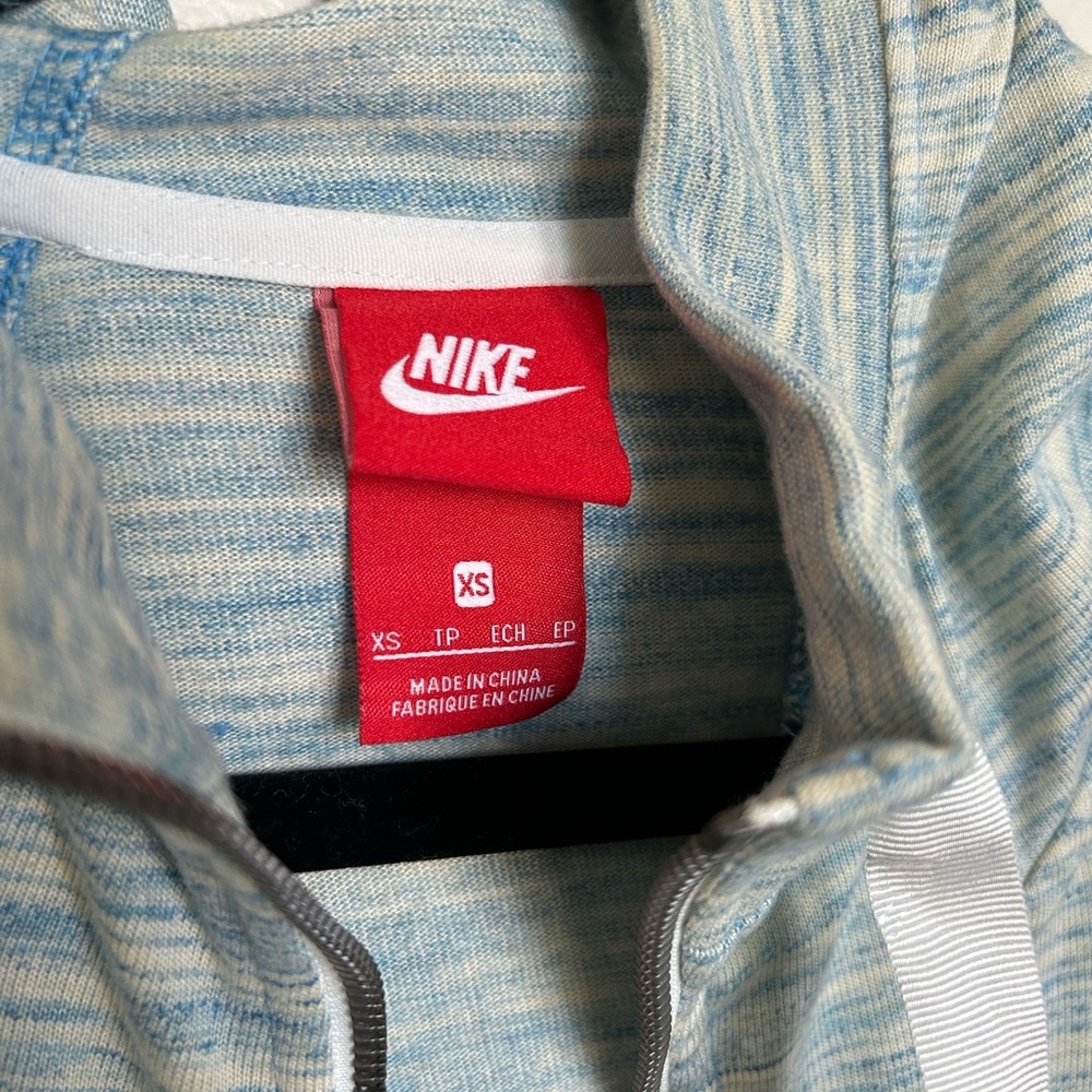 Nike Blue Striped jacket - Picture 3 of 3